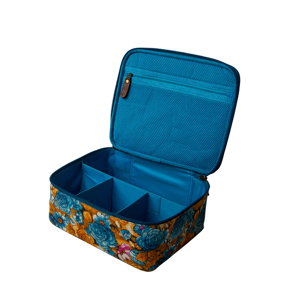 3345-crest-blooms-make-up-kit-1.webp