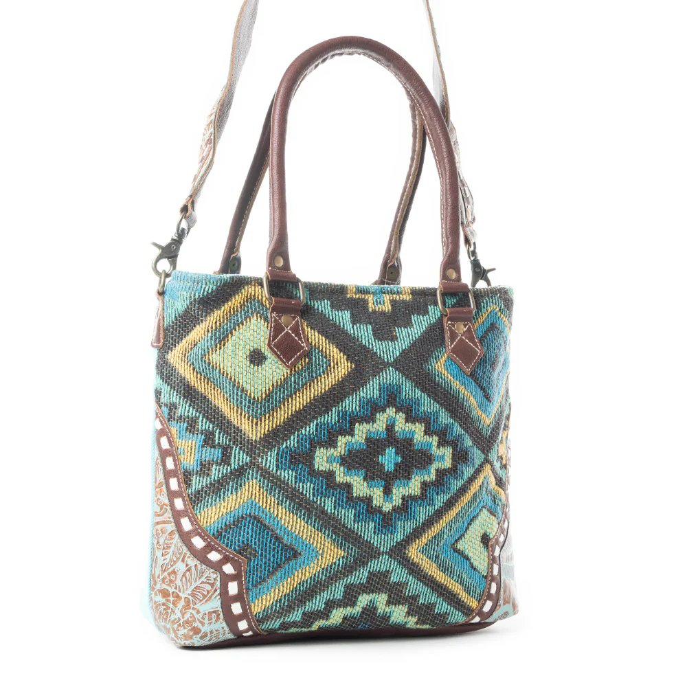 3462-curation-tote-bag-1.webp