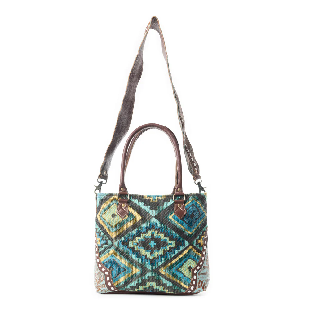 3462-curation-tote-bag-1.webp