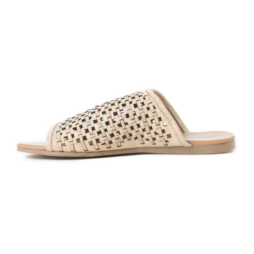 3718-dawnlace-desert-curve-sandals-in-beige-1.webp