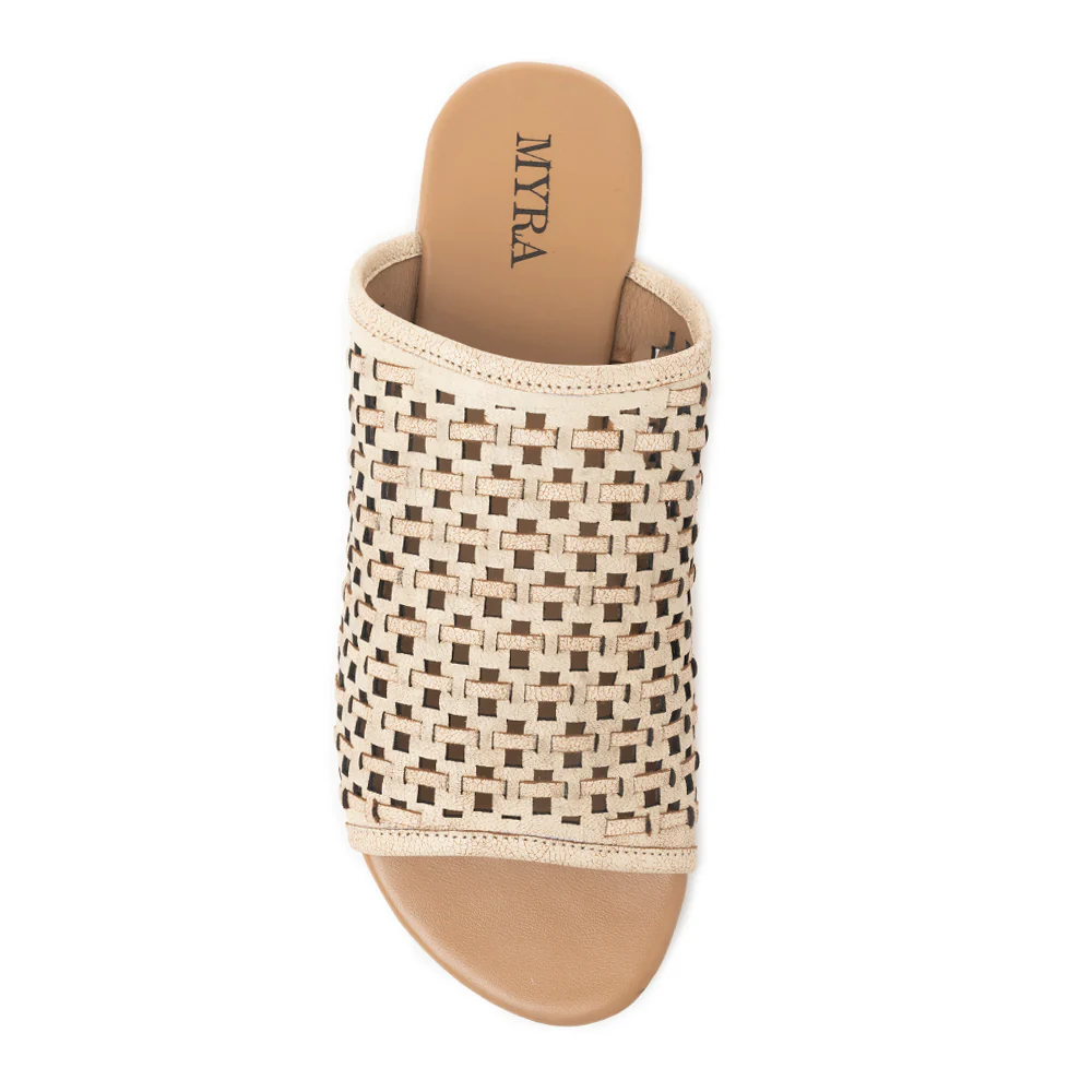 3718-dawnlace-desert-curve-sandals-in-beige-1.webp