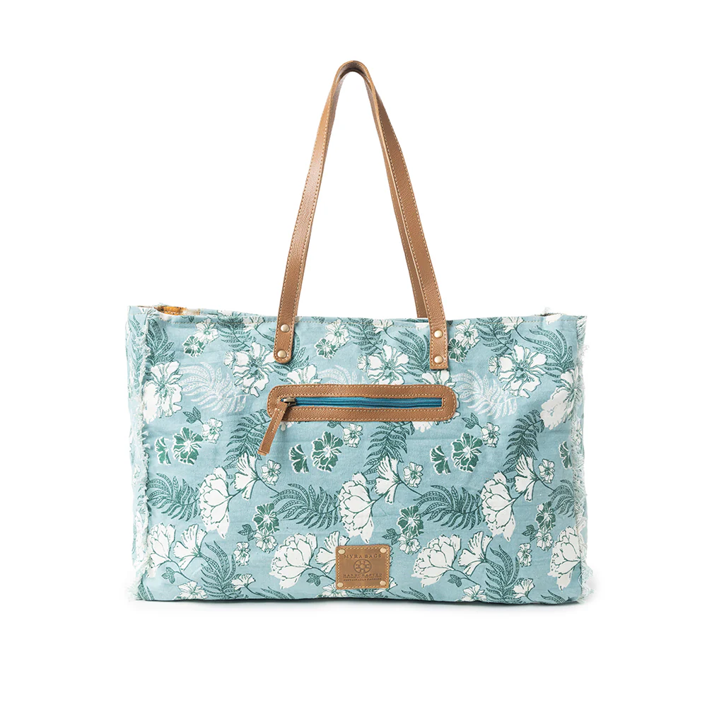 3820-delft-garden-weekender-in-gray-1.webp