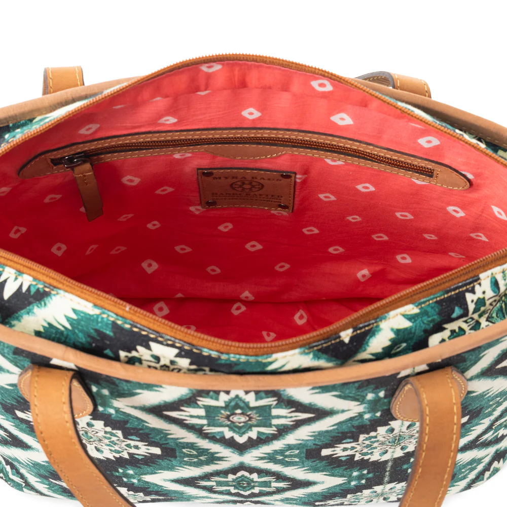 3952-desert-sky-star-tote-bag-in-turquoise-1.webp