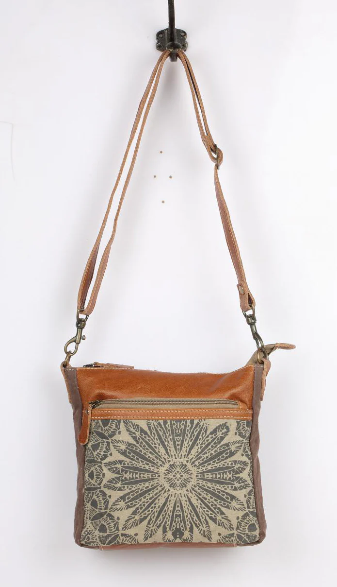 4071-dizzy-circle-small-crossbody-bag-1.webp