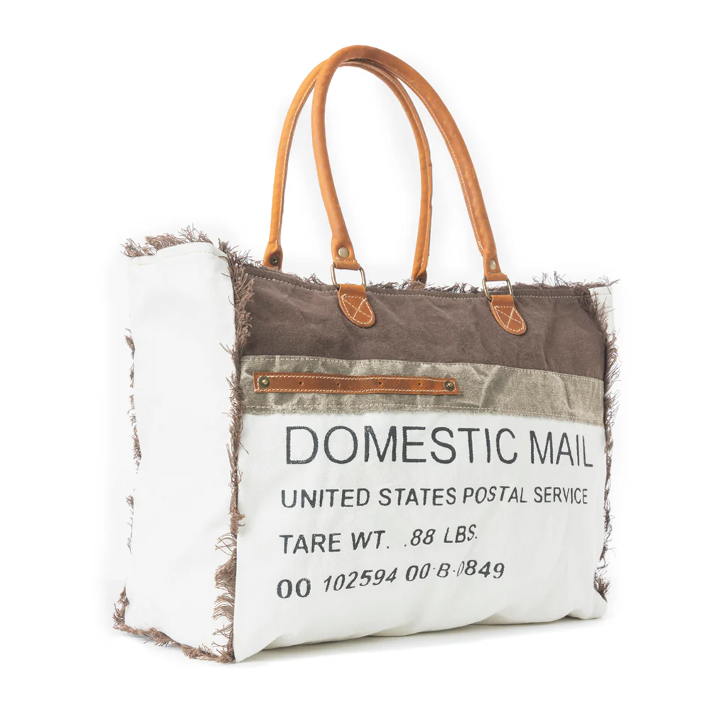 4114-domestic-mail-weekender-bag-1.webp