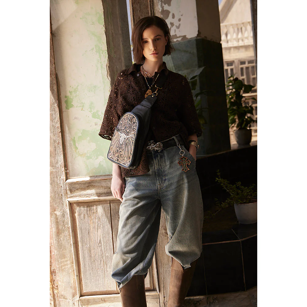 4406-el-dirigir-mesa-sling-bag-1.webp