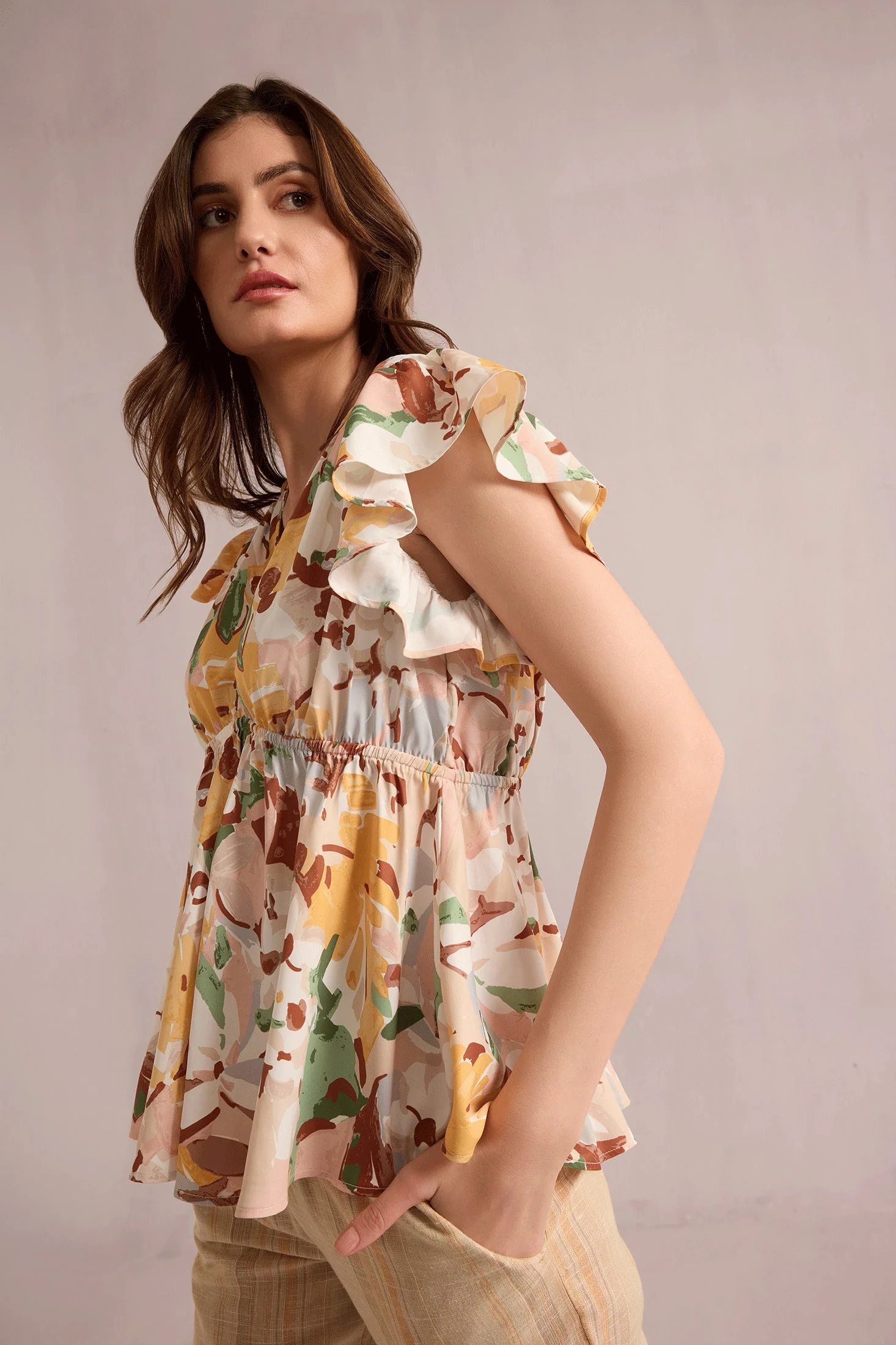 4597-evelyn-blossom-top-in-white-and-brown-1.webp
