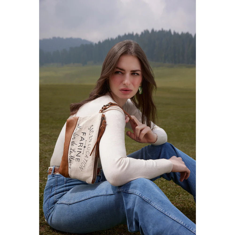 4765-farine-canvas-pouch-1.webp