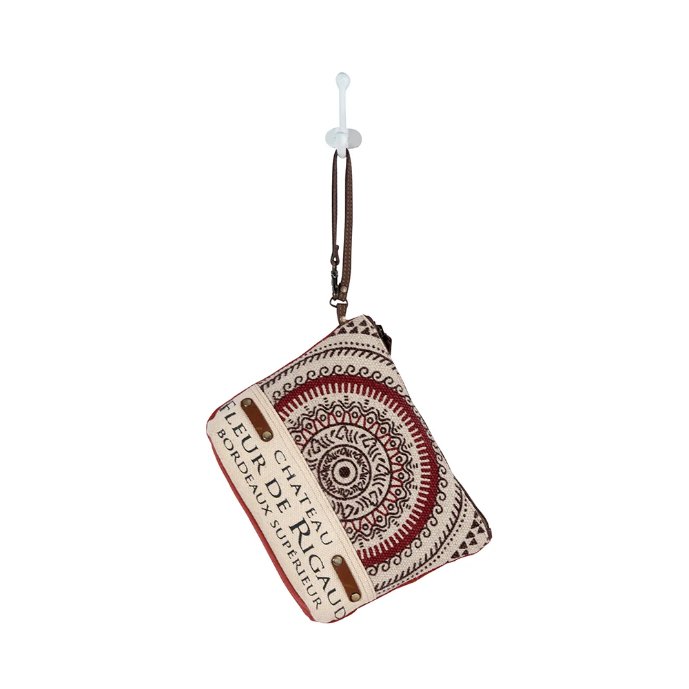 4929-fleur-de-rigaud-pouch-1.webp