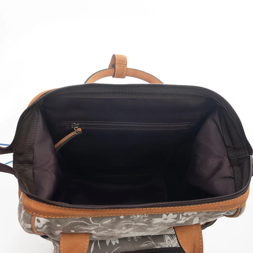 5001-flower-horse-trail-diaper-bag-1.jpg