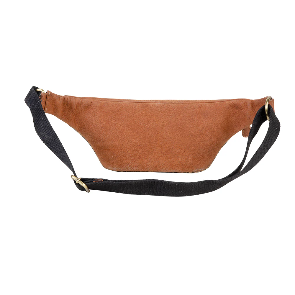 5024-flukey-small-crossbody-bag-1.webp