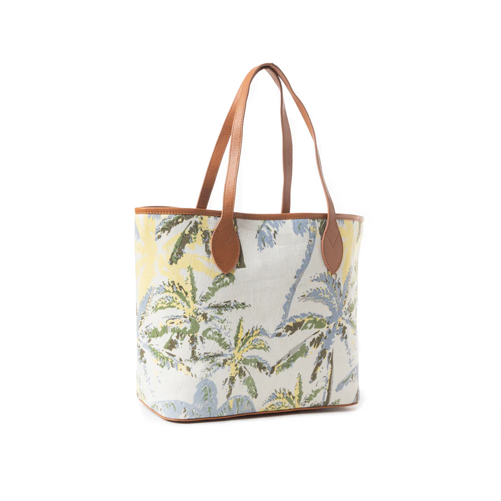 5056-follow-paradise-tote-bag-in-off-white-1.webp