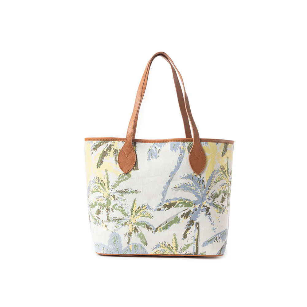 5056-follow-paradise-tote-bag-in-off-white-1.webp