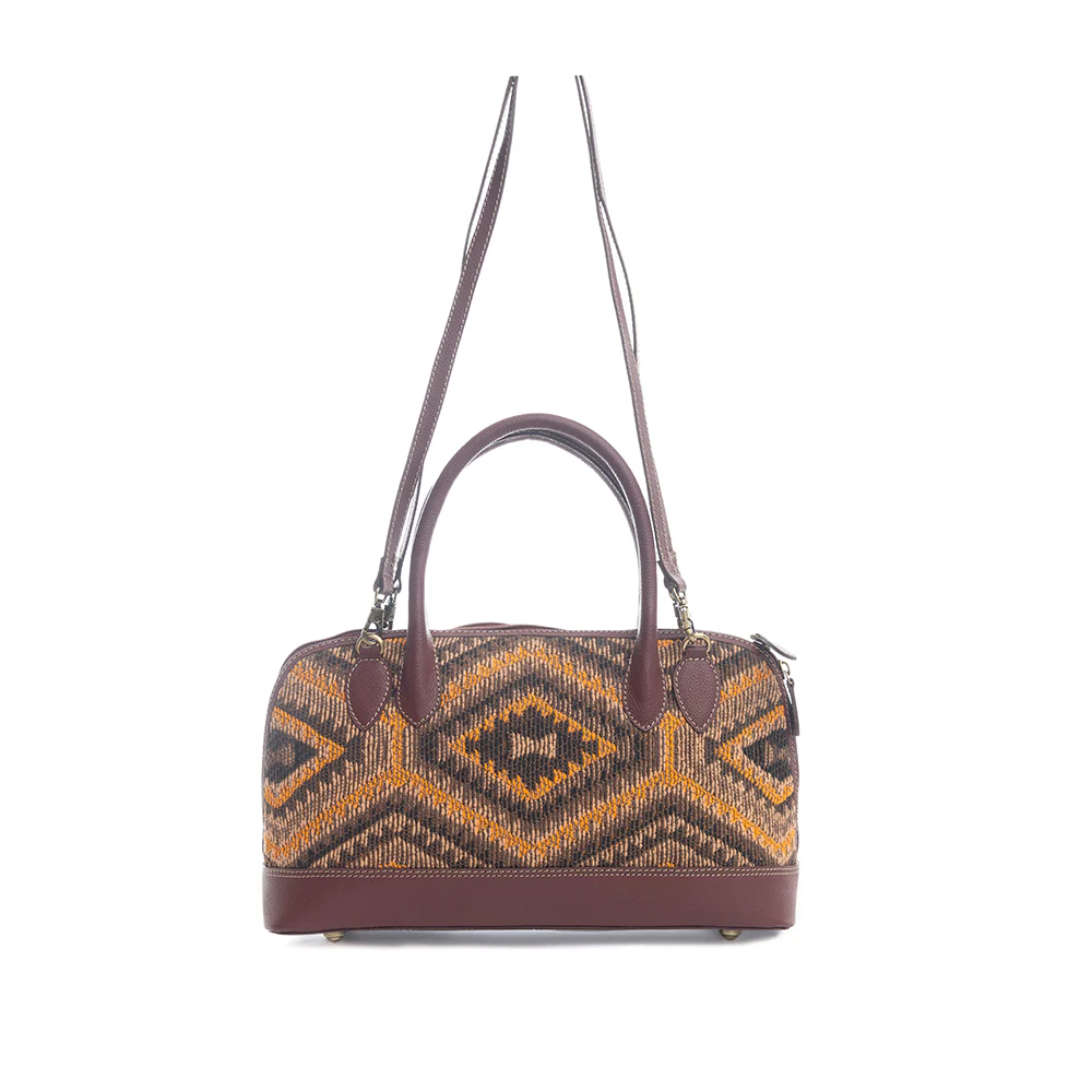 5111-fort-worth-trail-shoulder-bag-1.webp