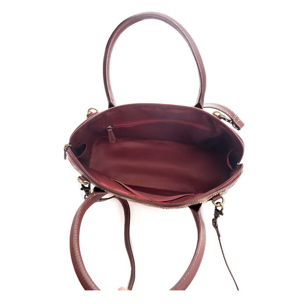 5111-fort-worth-trail-shoulder-bag-1.webp
