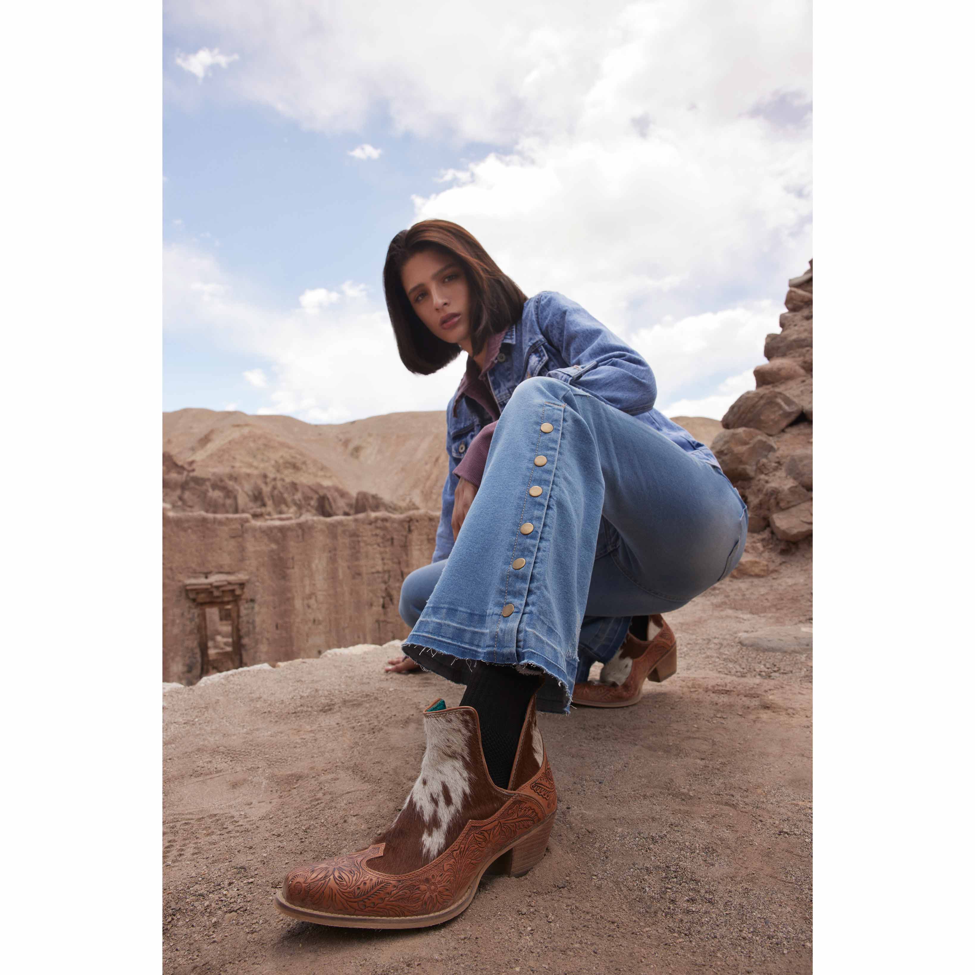 5235-frisco-hacienda-hair-on-hide-hand-tooled-boots-1.webp