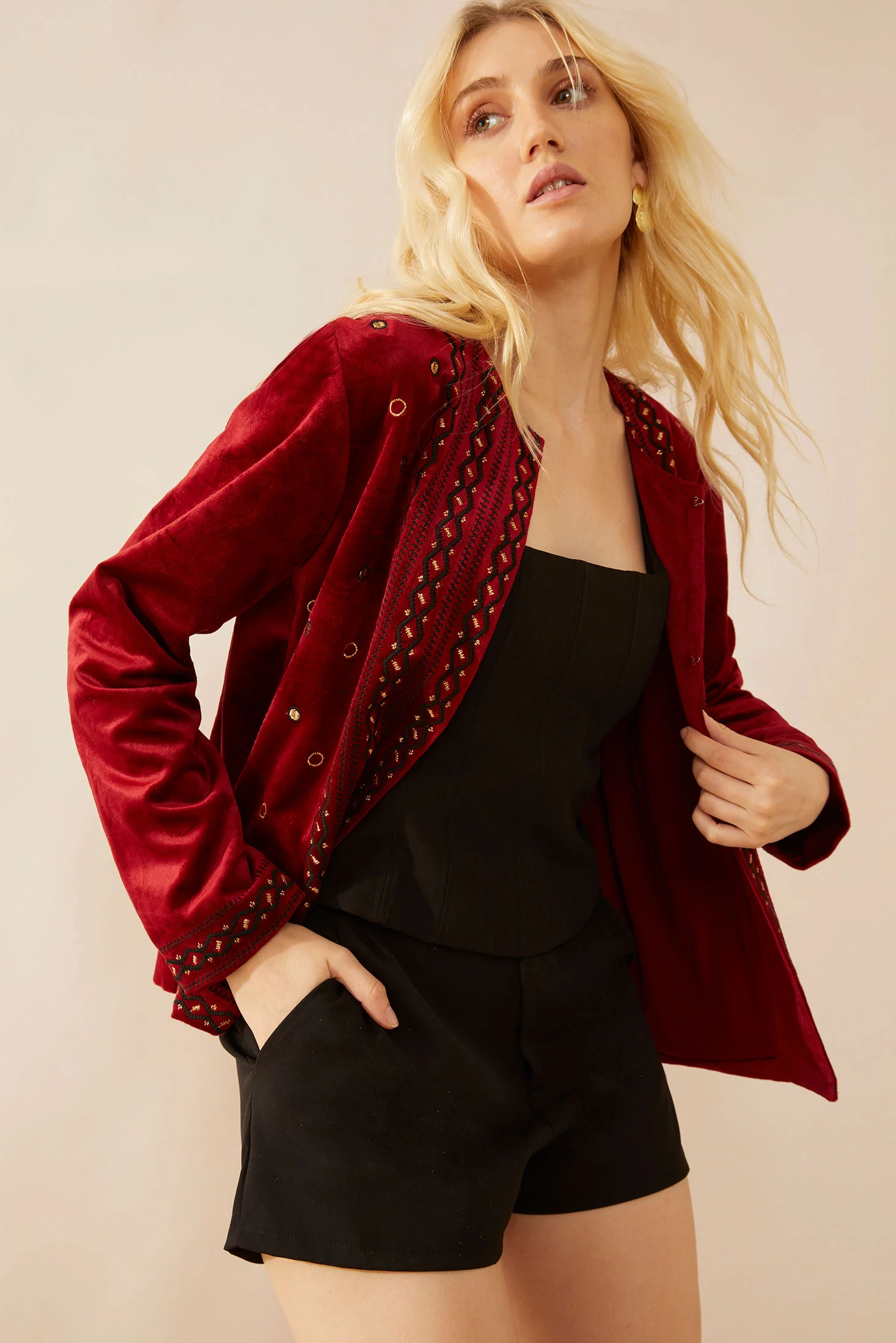 5438-giovanna-embroidered-dinner-jacket-1.webp