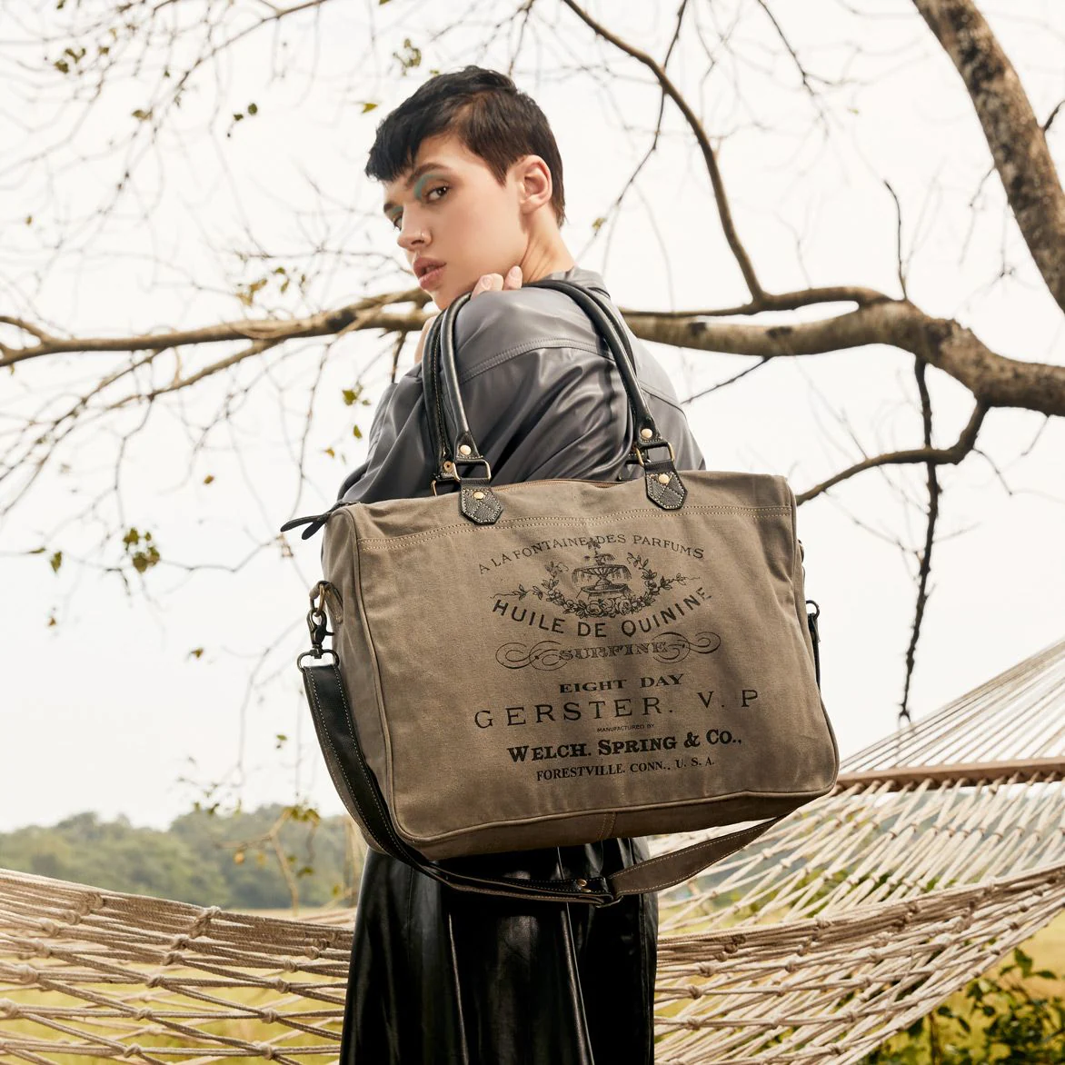 5705-grays-inlaid-messenger-bag-1.webp