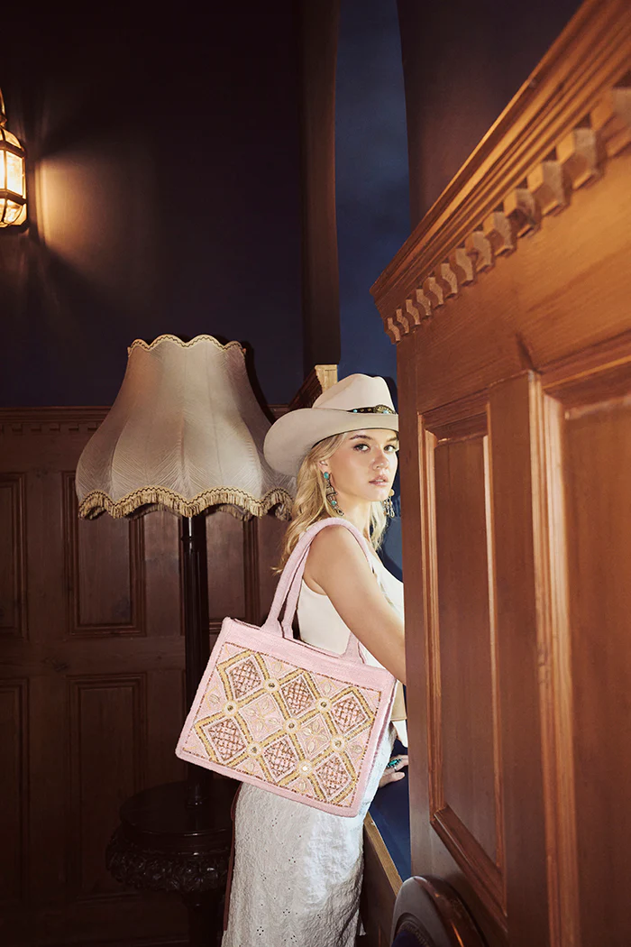 5808-gypsy-lace-canvas-bag-in-light-pink-1.webp