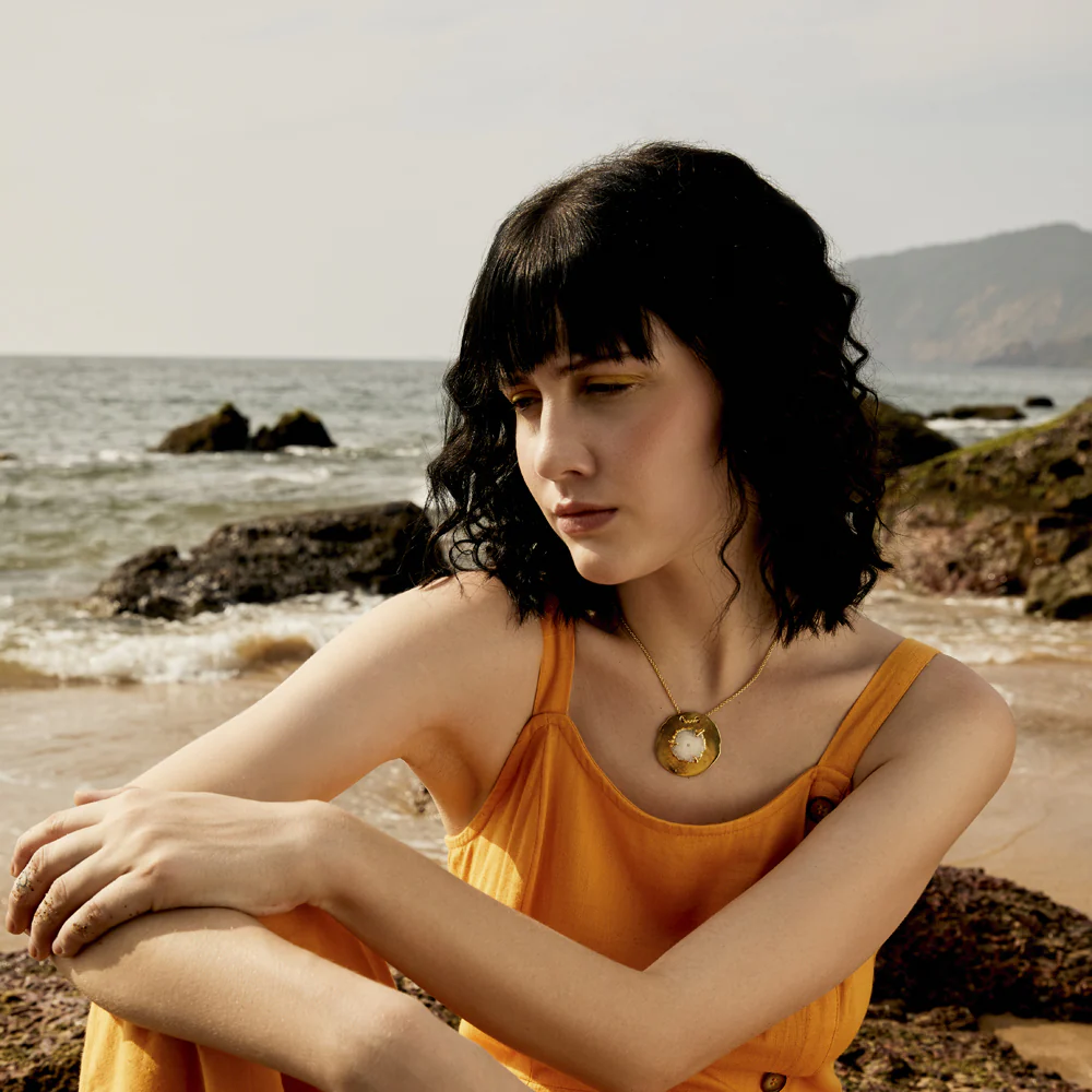 590-approx-necklace-1.webp