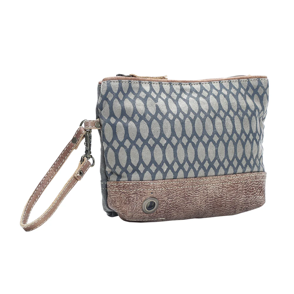 6155-honey-bee-print-pouch-1.webp