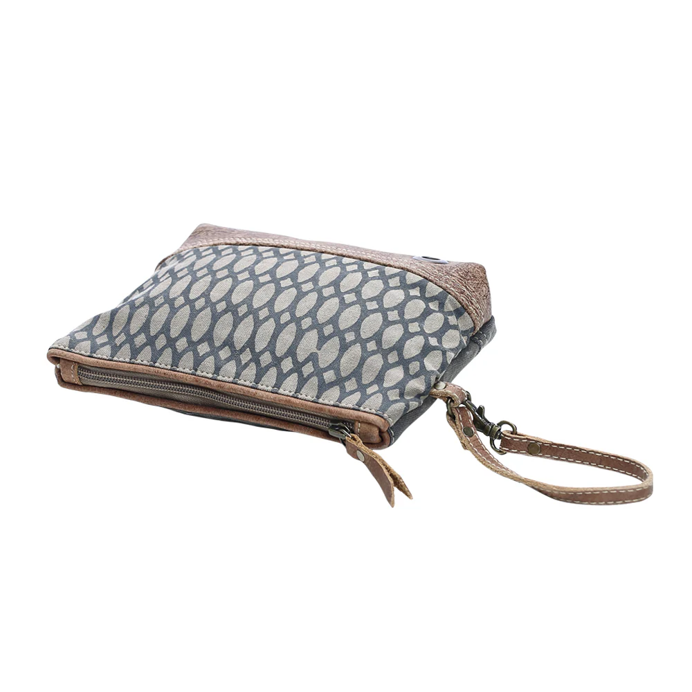 6155-honey-bee-print-pouch-1.webp