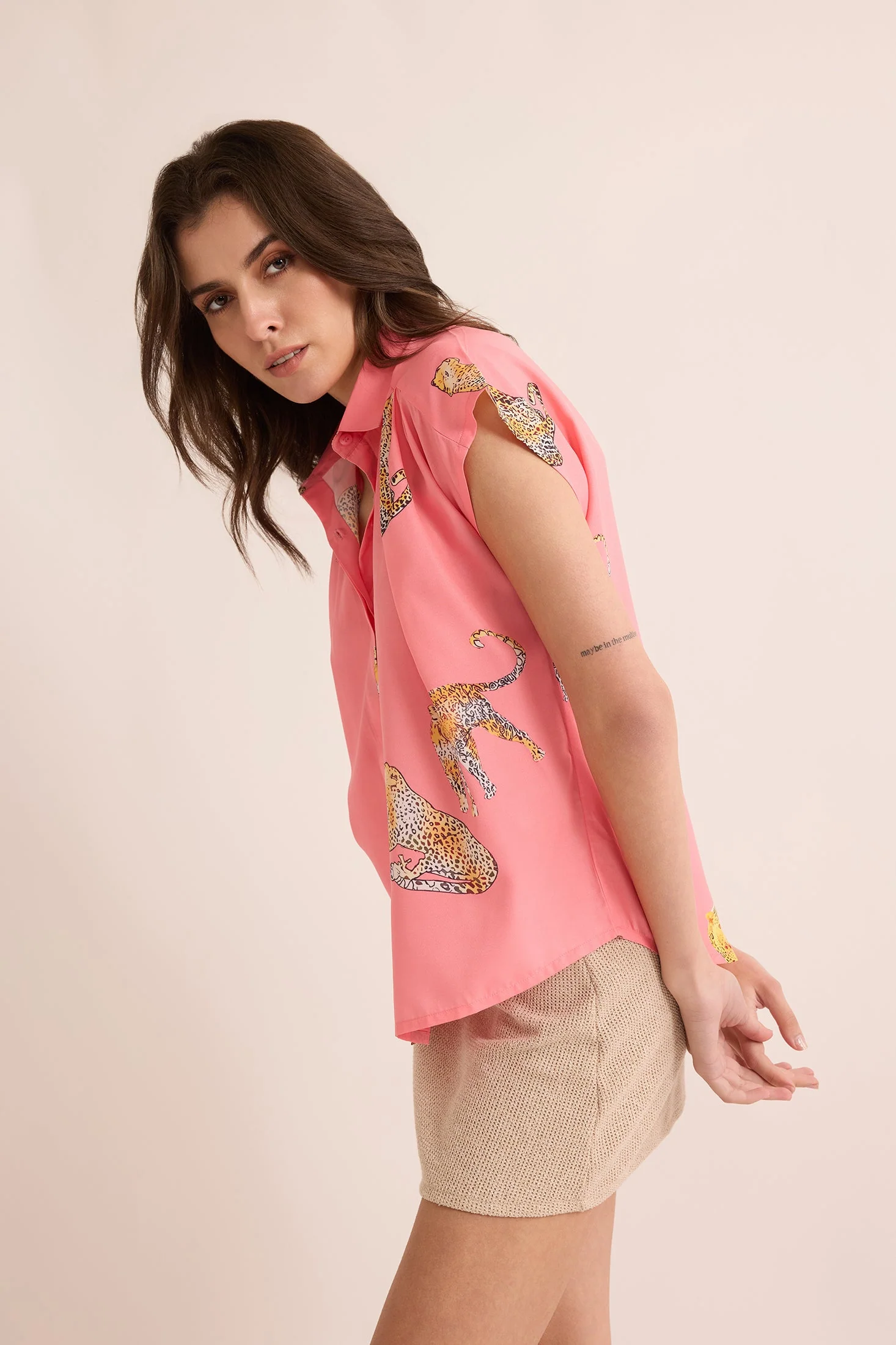 6205-howdy-daisy-shirt-in-light-pink-1.webp