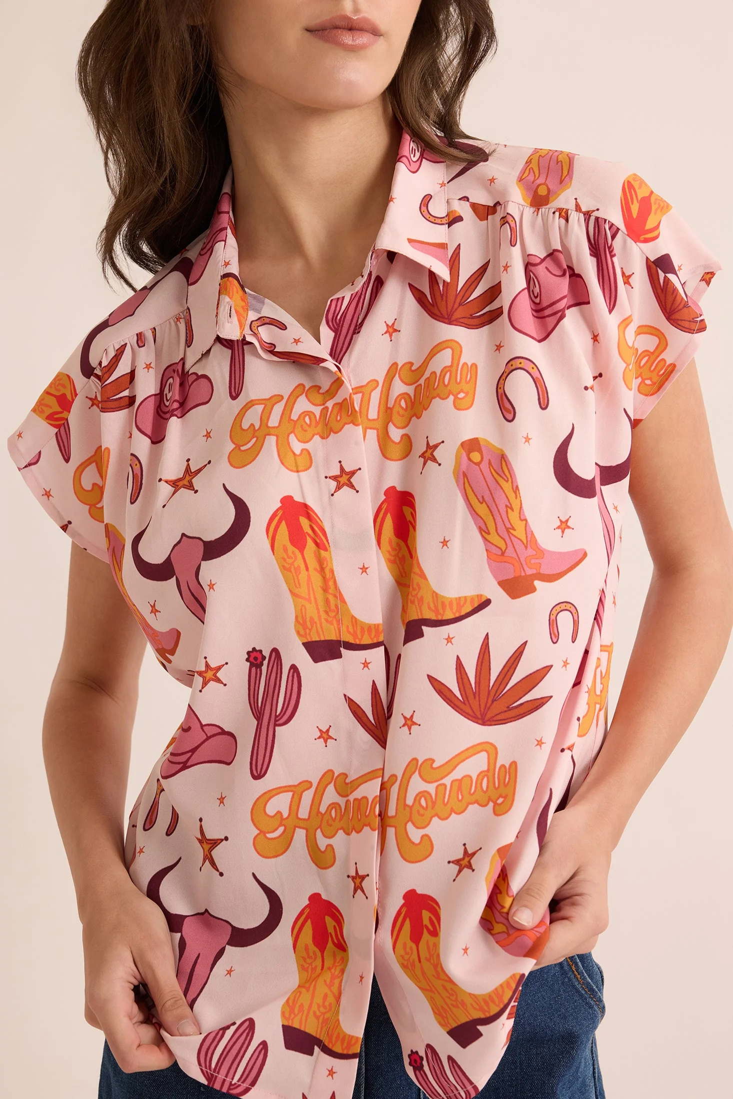 6210-howdy-daisy-shirt-in-pink-1.webp