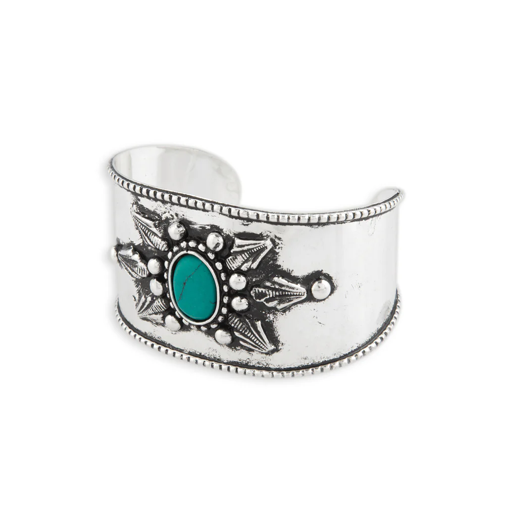 6223-huked-bracelet-1.webp