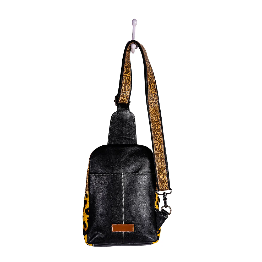 6440-jaguar-trail-hand-tooled-fanny-pack-bag-1.webp