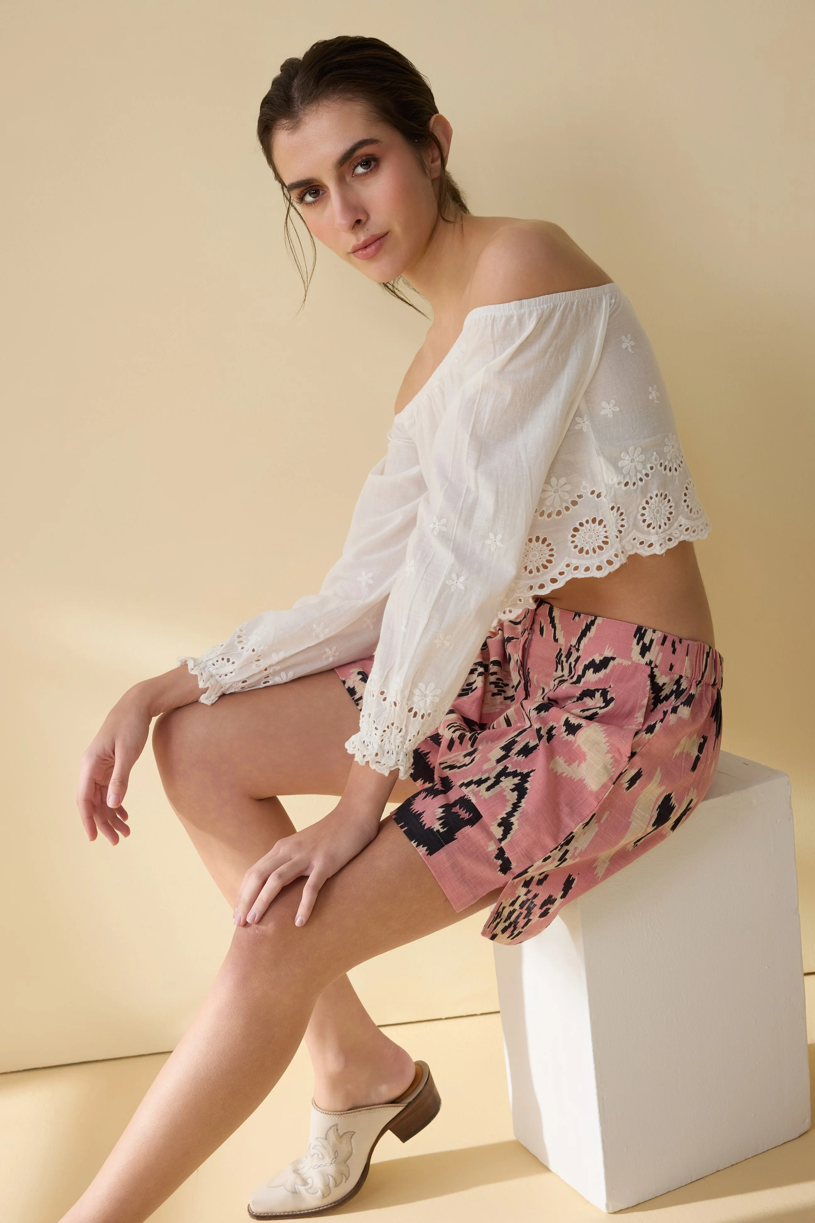 668-arrowhead-meadow-shorts-in-pink-1.webp