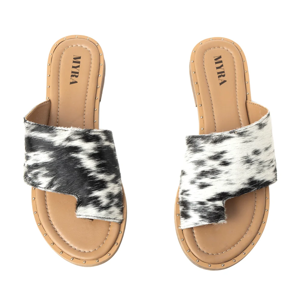6818-kimmee-trail-sandal-in-black-and-white-1.webp