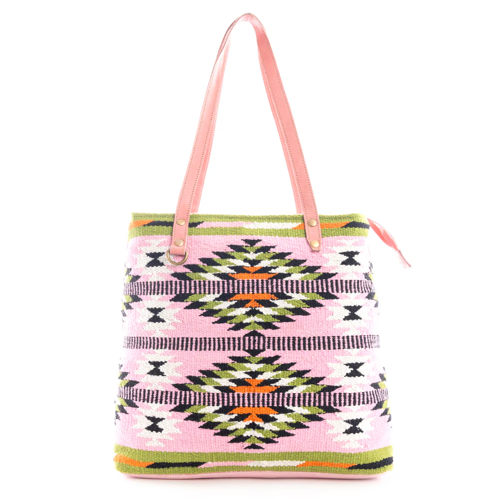 La Capitana Tote bag