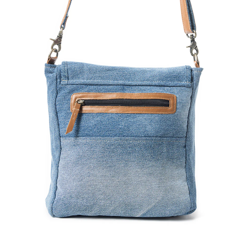 700-ashley-adventure-crossbody-bag-1.webp