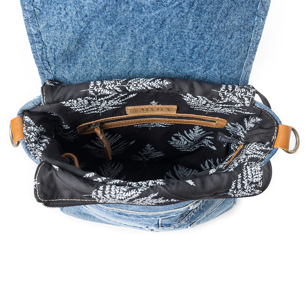700-ashley-adventure-crossbody-bag-1.webp