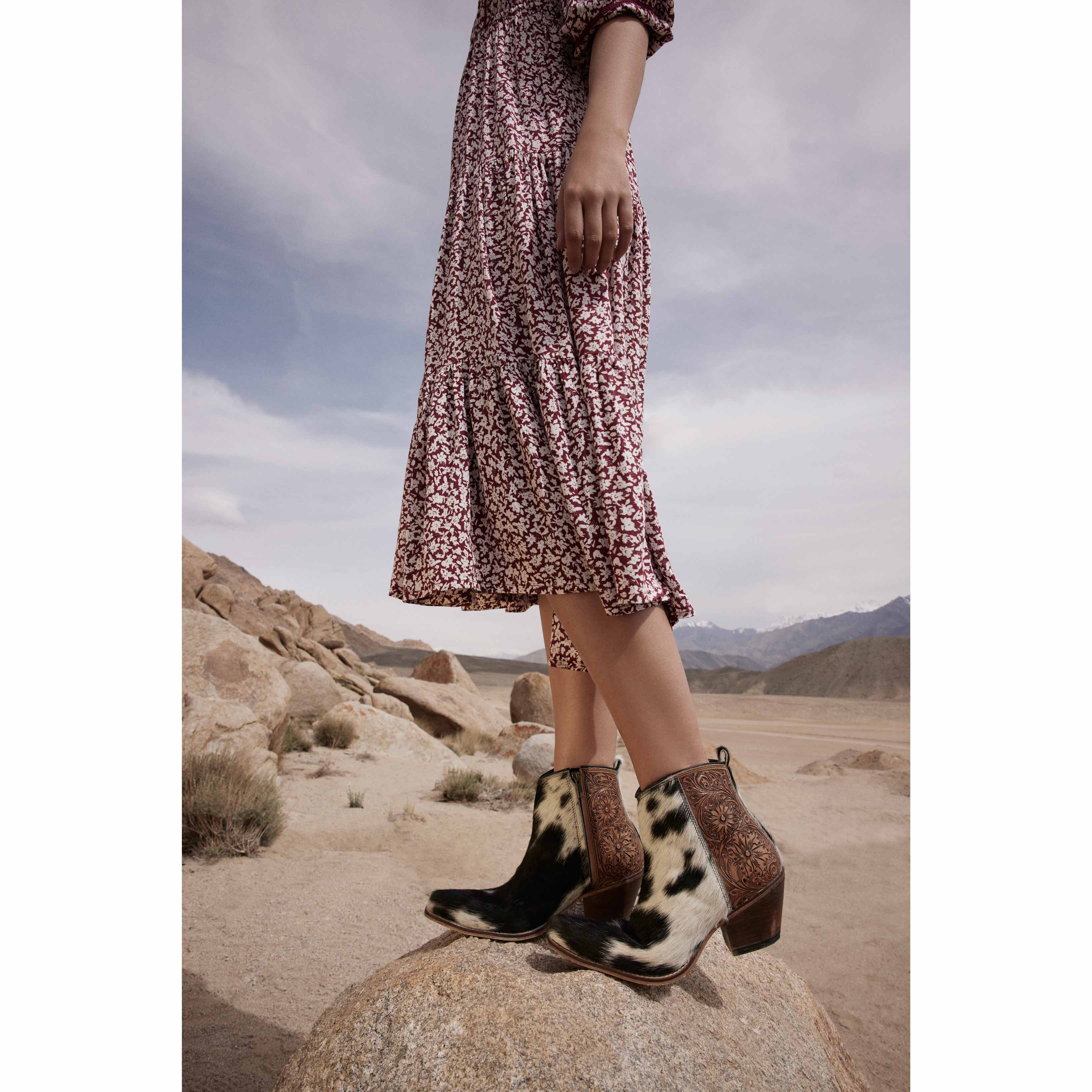 7034-laramie-plains-hair-on-hide-hand-tooled-boots-1.webp