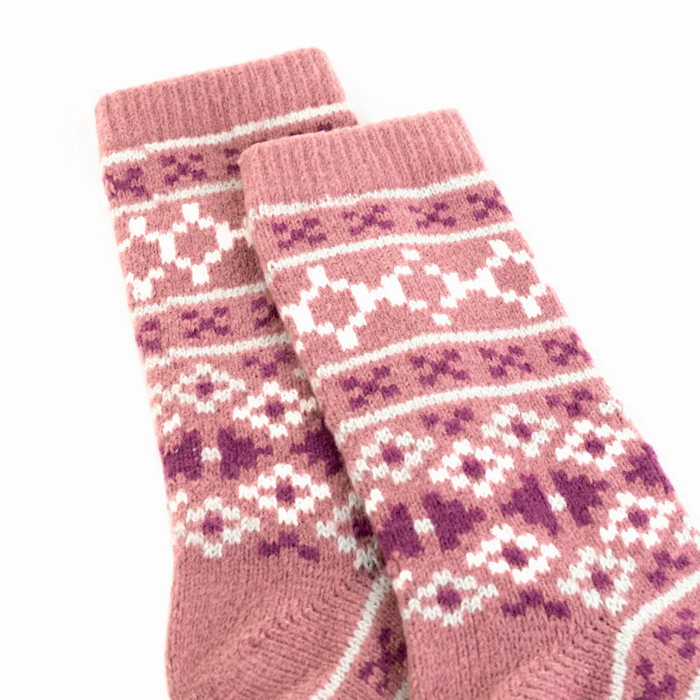 7293-lingenberry-pattern-socks-1.webp