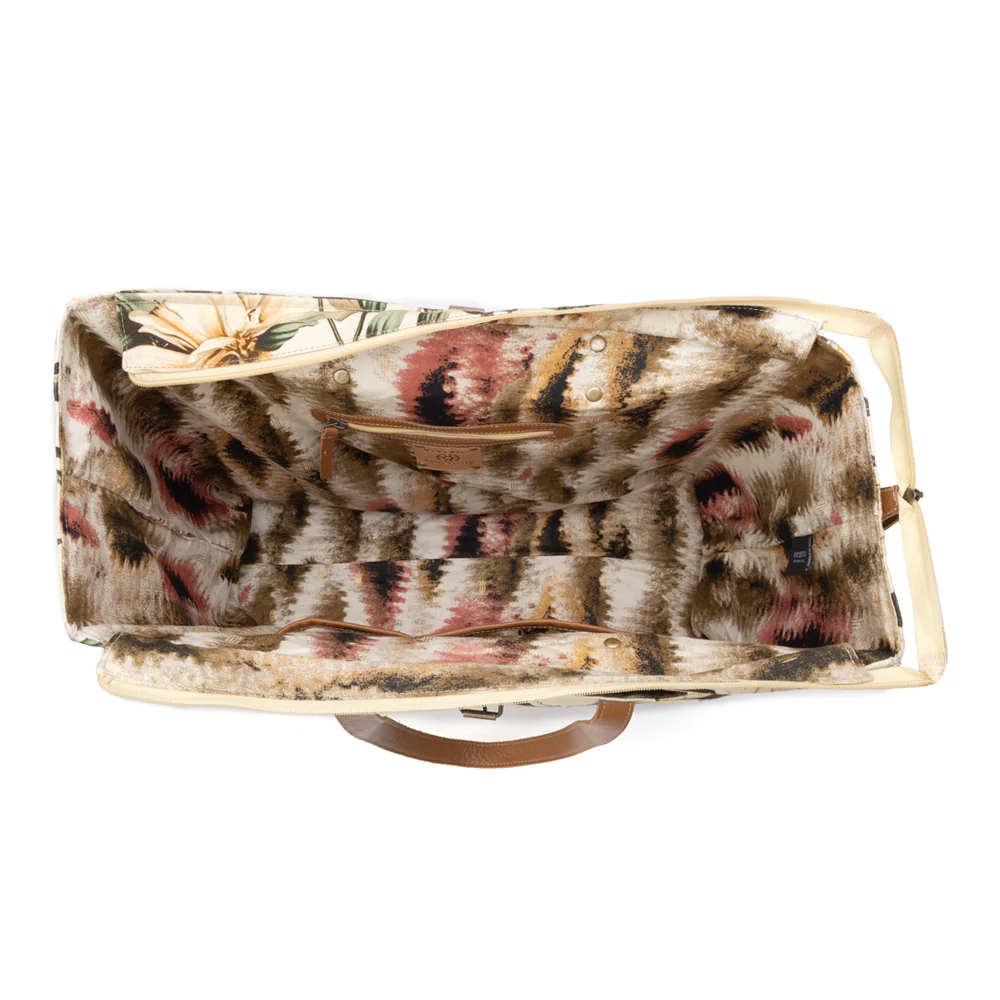 7419-lovely-florals-weekender-bag-in-off-white-1.webp