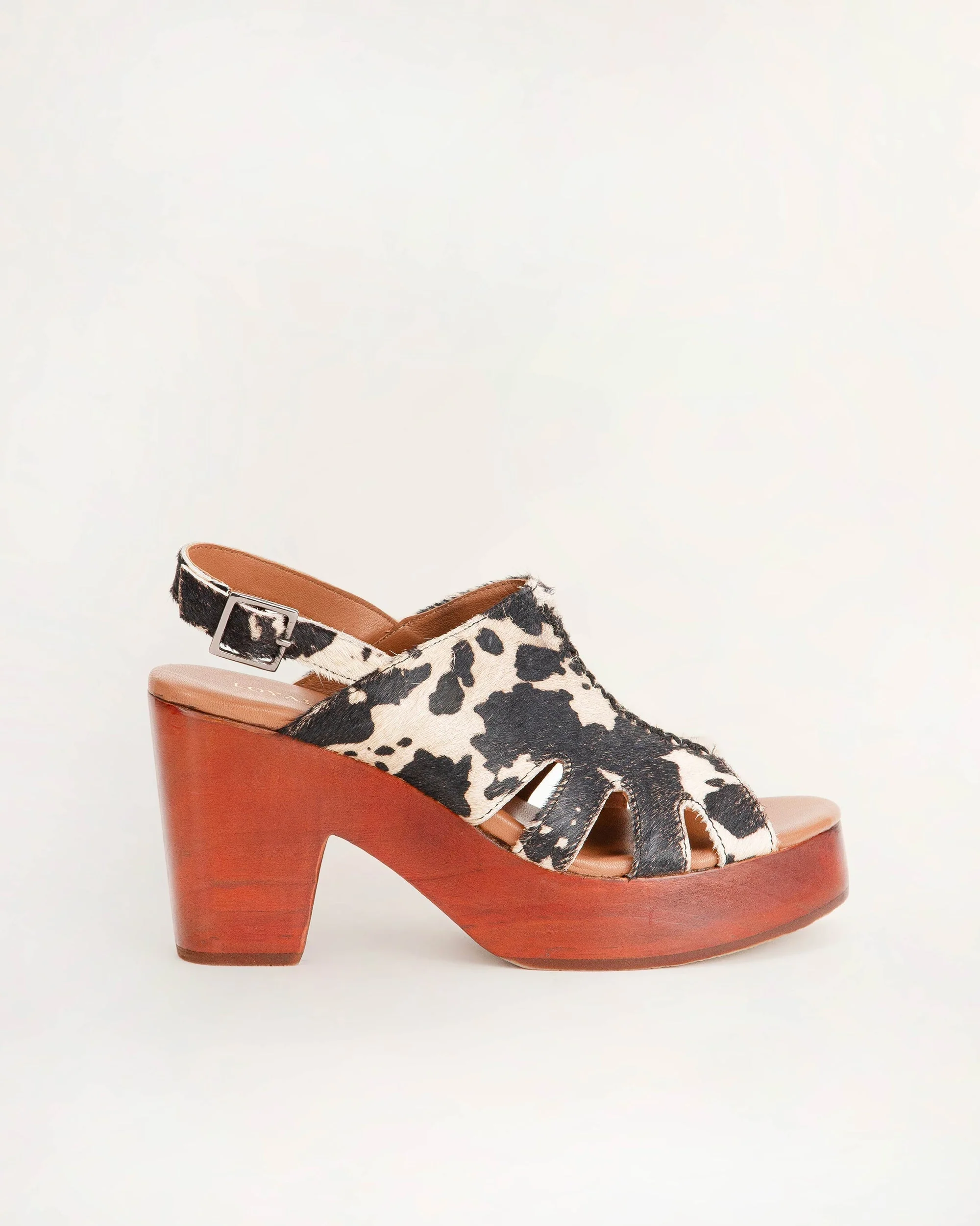 7538-loyal-west-dana-sandals-black-and-white-cowhide-1.webp