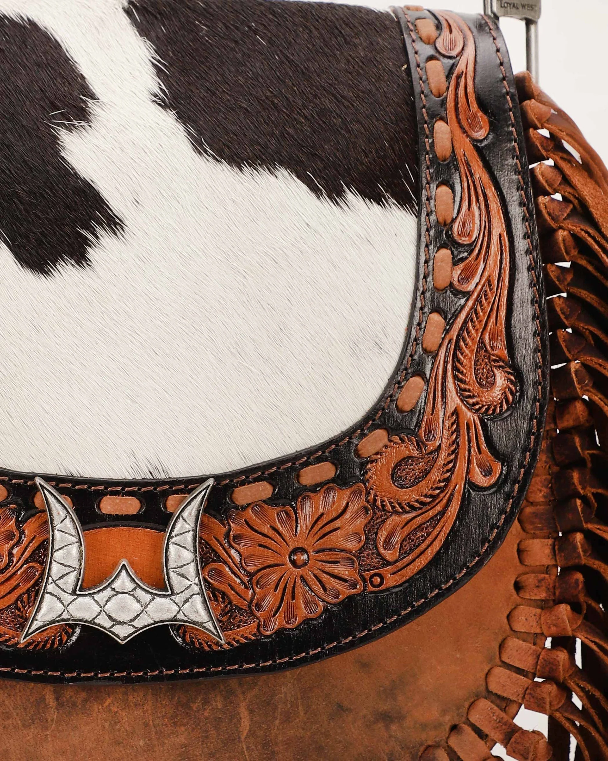 7570-loyal-west-desert-dahilia-tassle-bag-1.webp