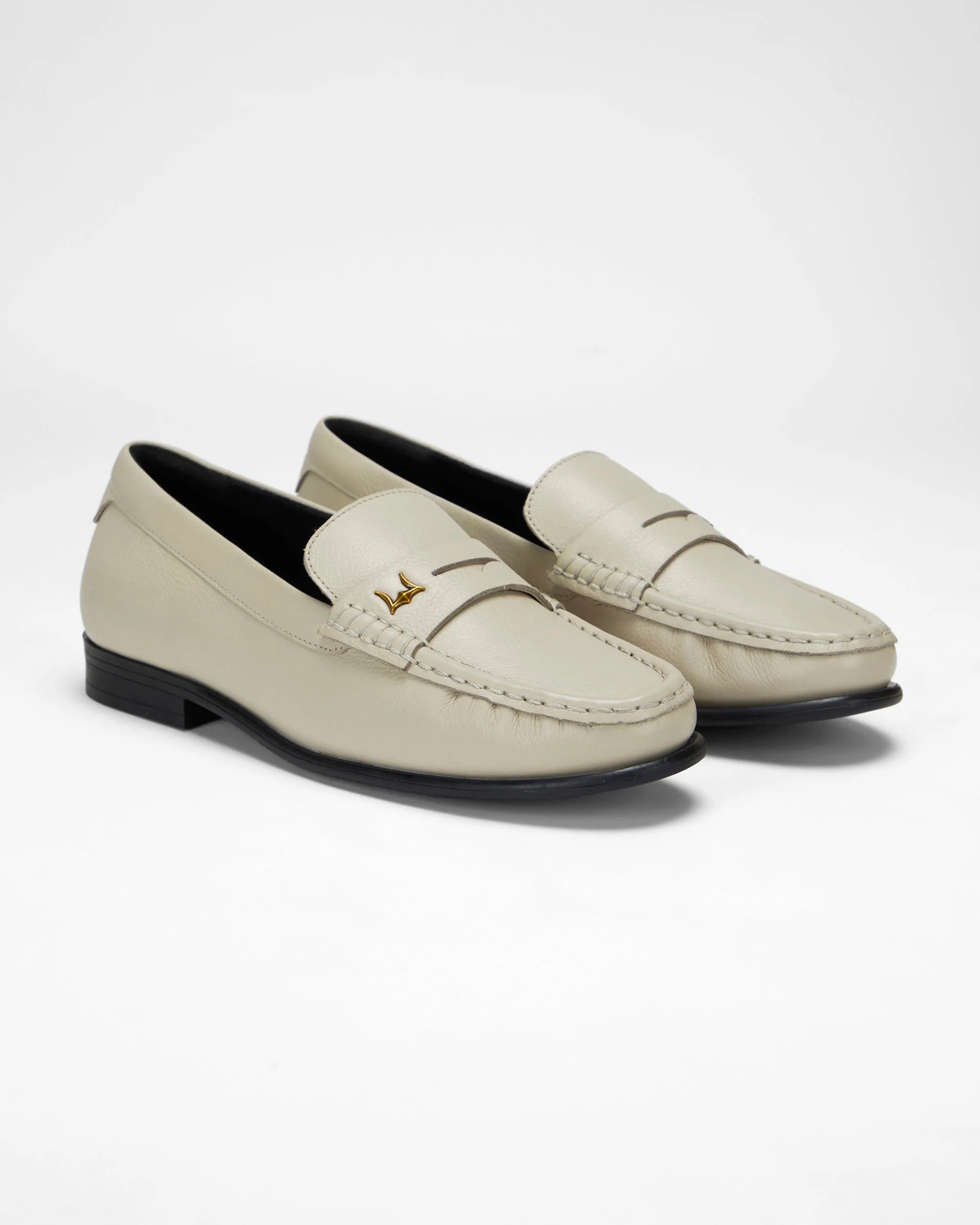 7668-loyal-west-leather-loafers-white-1.webp