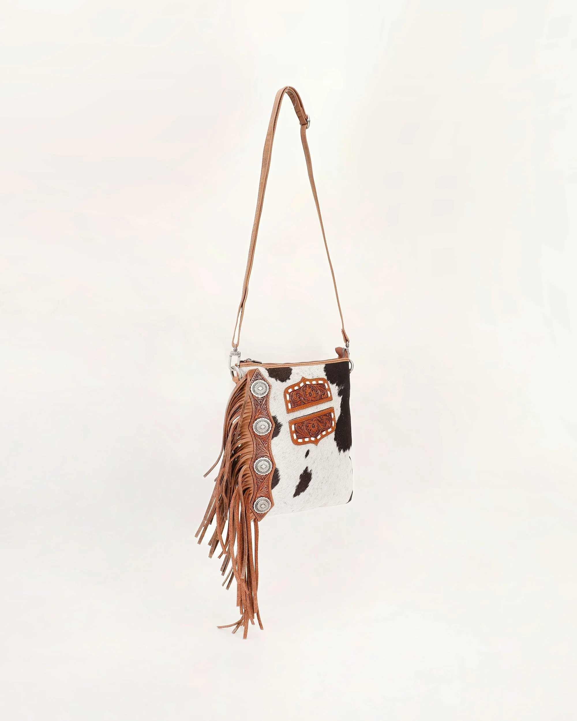 7748-loyal-west-ranch-queen-cowhide-tassle-bag-1.webp