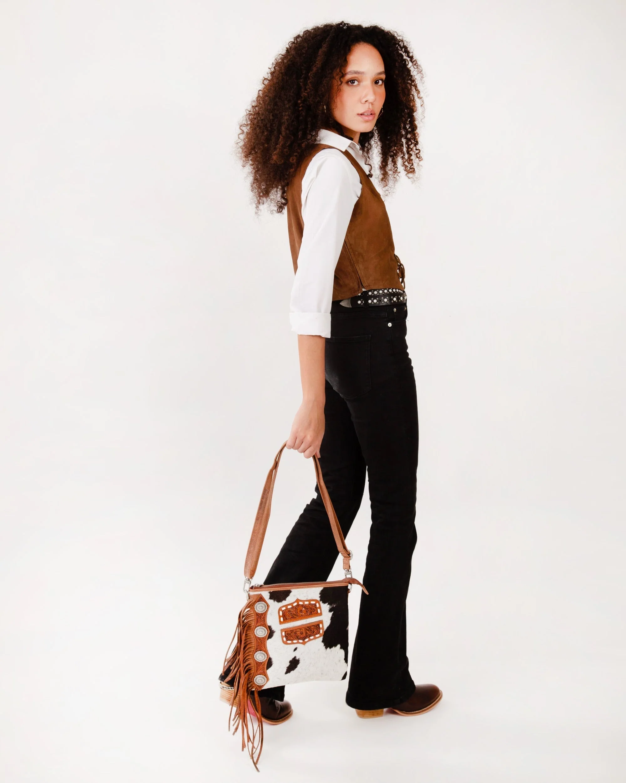 7748-loyal-west-ranch-queen-cowhide-tassle-bag-1.webp