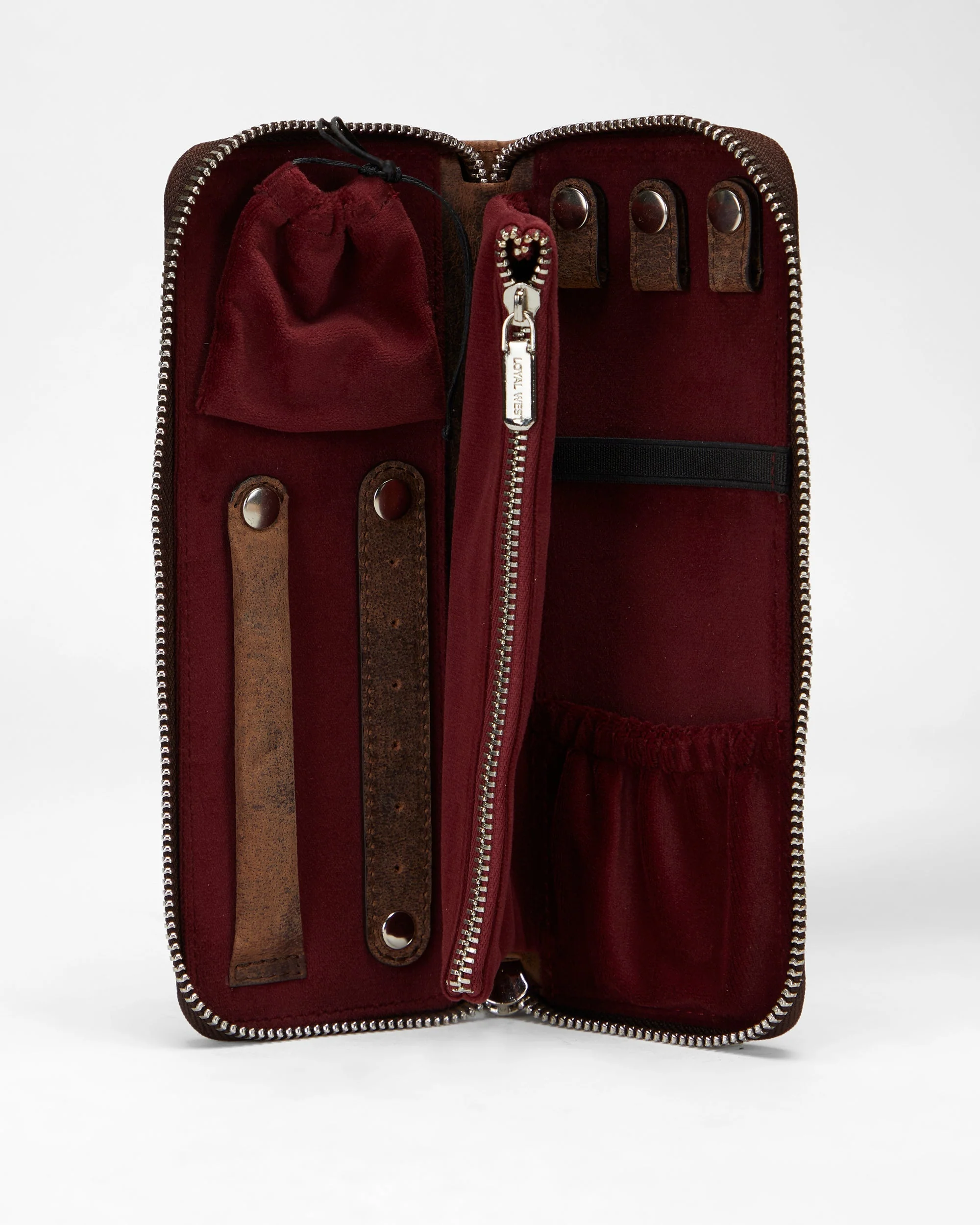 7750-loyal-west-ranch-road-jewelery-case-in-brown-white-cowhide-1.webp