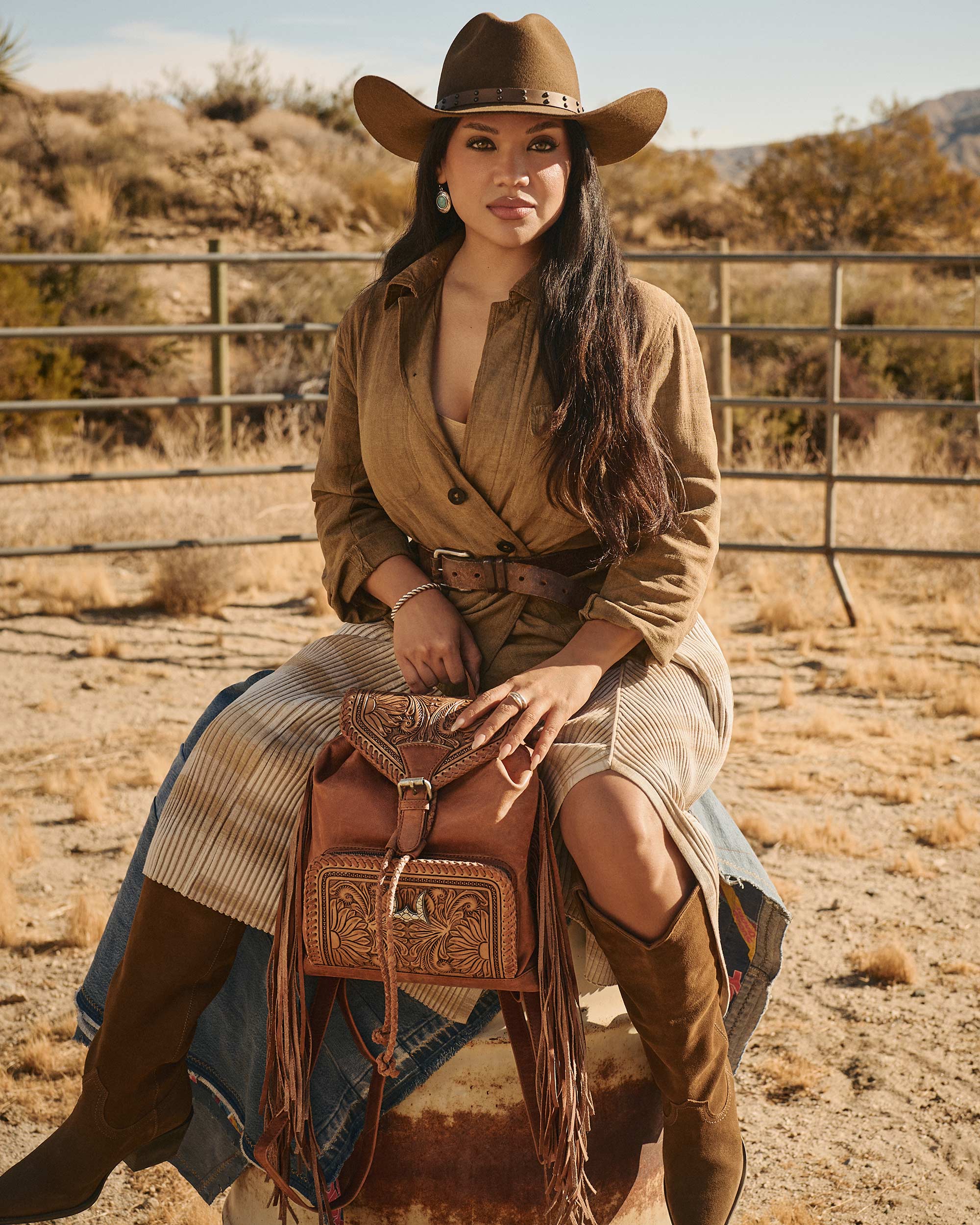 7760-loyal-west-roaming-trail-medium-backpack-1.webp