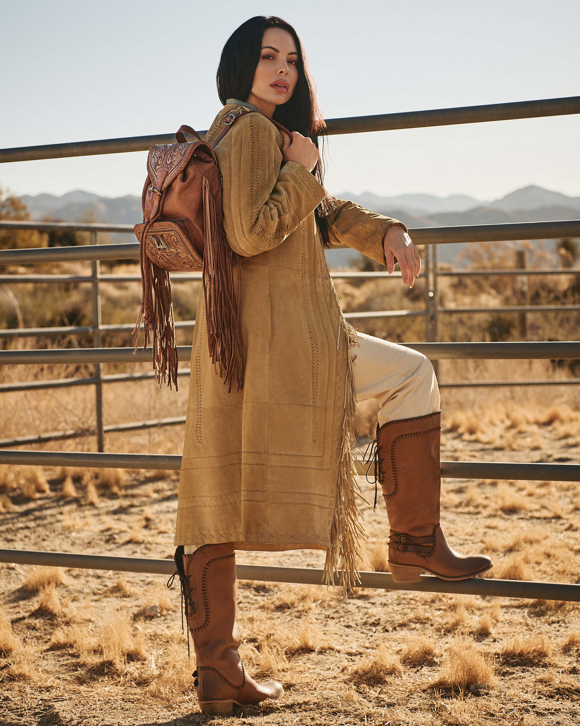 7760-loyal-west-roaming-trail-medium-backpack-1.webp