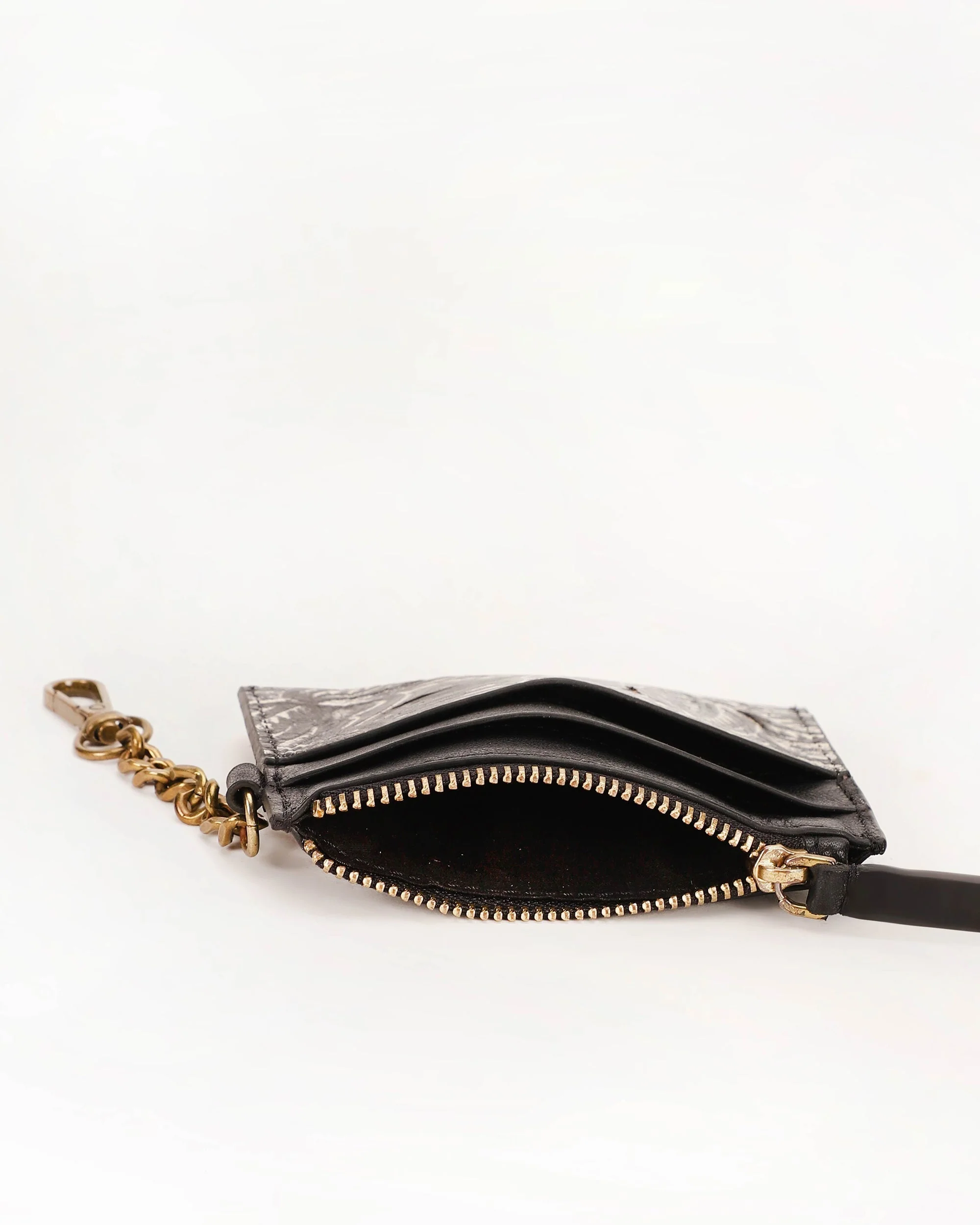 7789-loyal-west-shell-credit-card-holder-1.webp