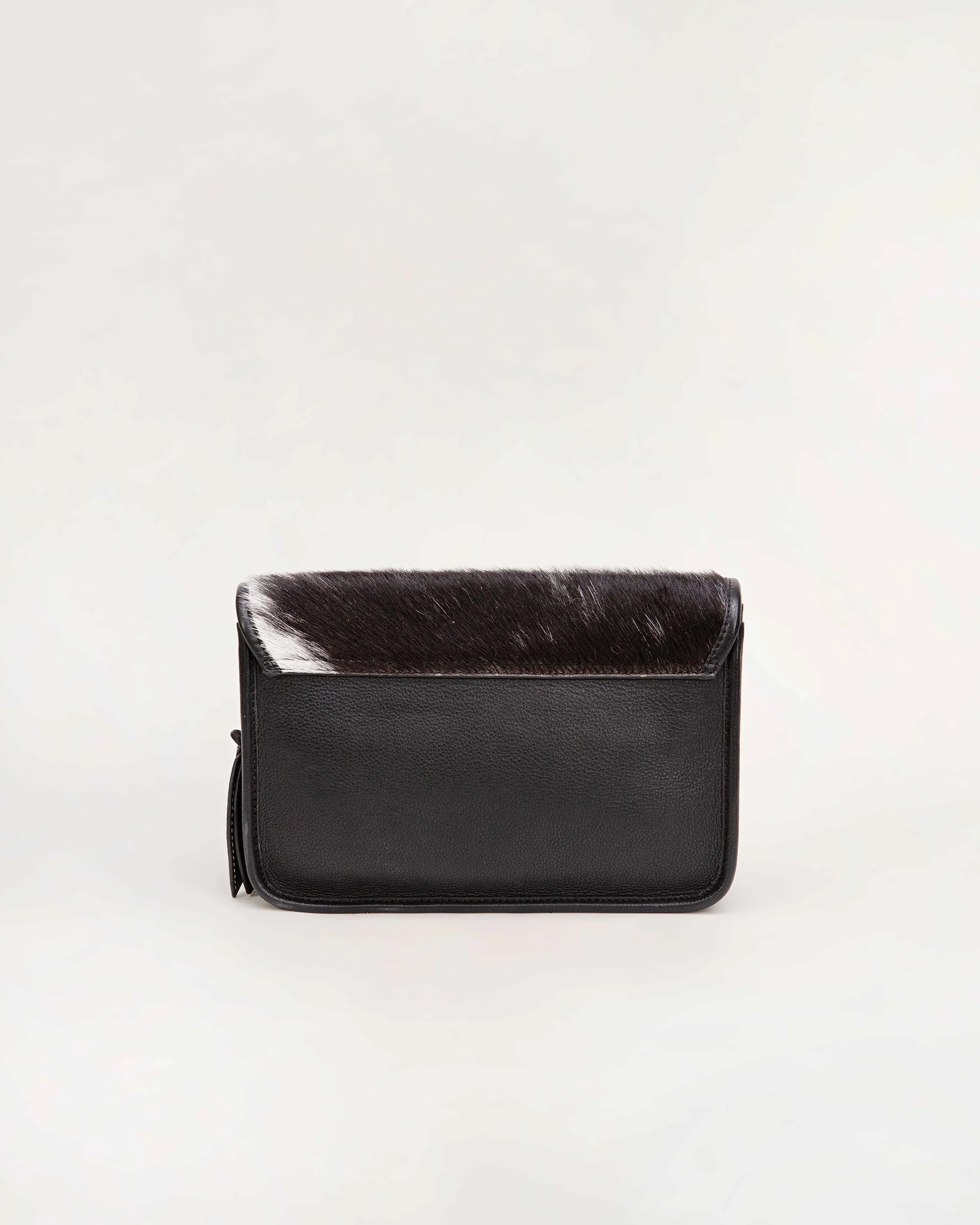 7792-loyal-west-shell-medium-purse-1.webp