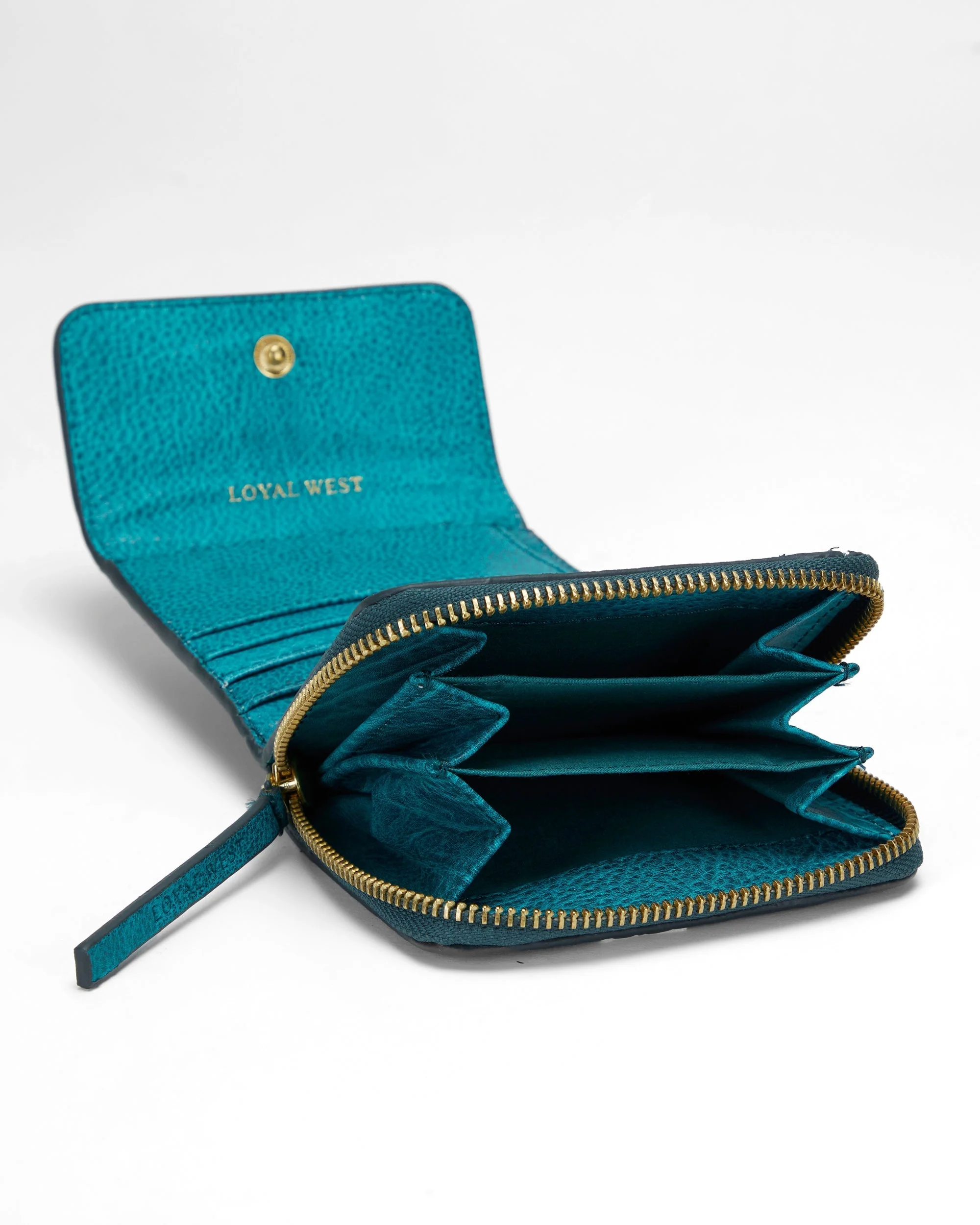 7824-loyal-west-sophia-card-holder-in-hand-finished-embossed-leather-turquoise-1.webp