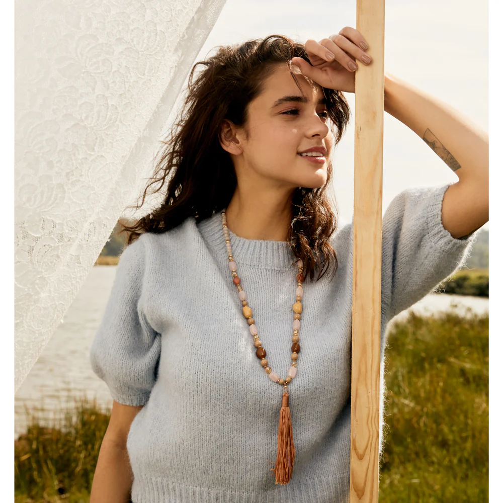 8169-mars-necklace-1.webp